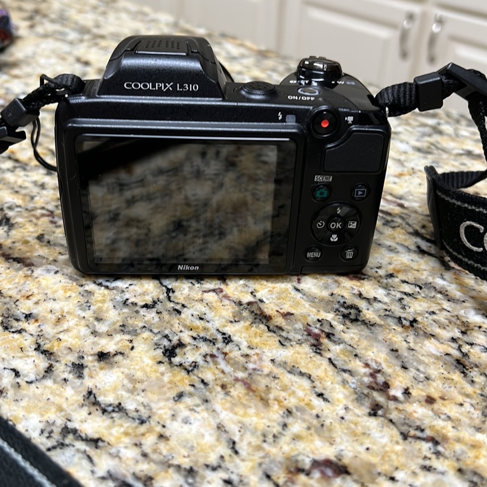Nikon Camera. - Picture 3 of 5
